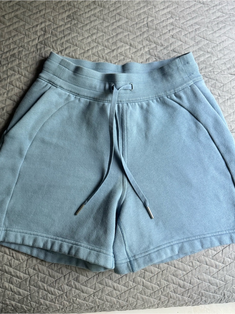 Lululemon Scuba High-Rise Shorts 5”